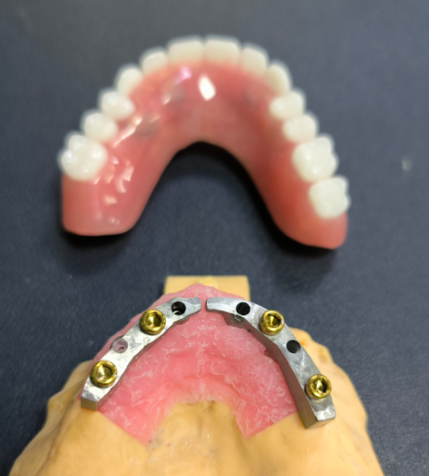 Lokator və Titan Dental Bar